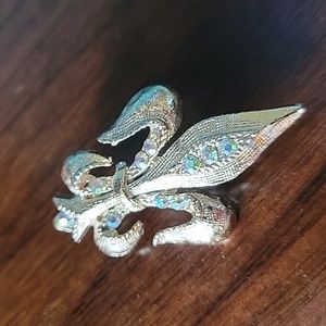 Vintage Brooch pale gold color